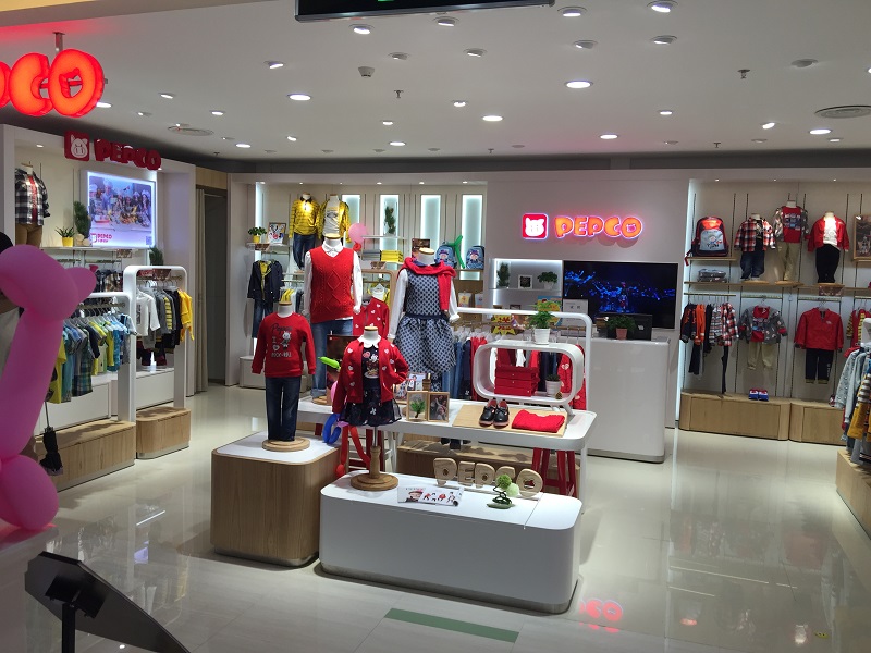 軌道射燈 應(yīng)用于小豬班納童裝店鋪照明案例