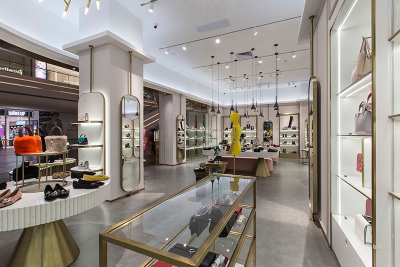 軌道射燈 應(yīng)用于SUSAN MARER鞋店照明案例