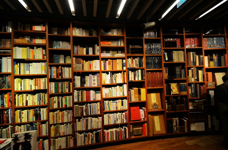 軌道燈 應(yīng)用于廣州方所 書店照明 案例