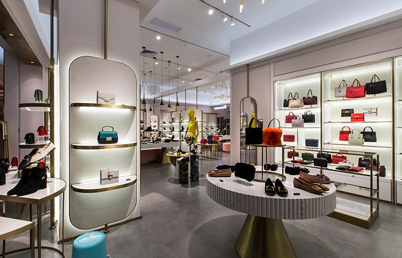 軌道射燈 應(yīng)用于SUSAN MARER鞋店照明案例