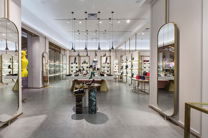 軌道射燈 應(yīng)用于SUSAN MARER鞋店照明案例