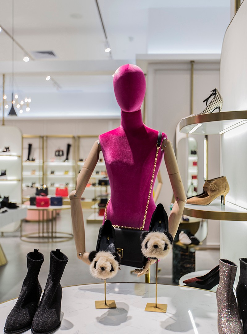 軌道射燈 應(yīng)用于SUSAN MARER鞋店照明案例