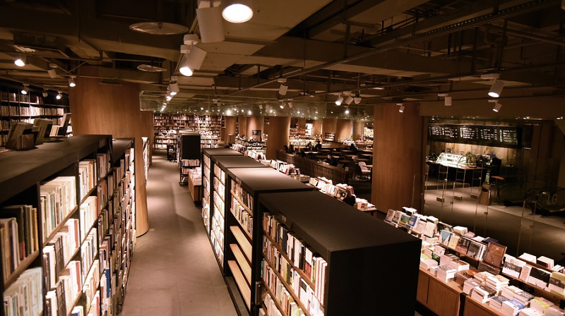 軌道燈 應(yīng)用于重慶方所 書店照明 案例
