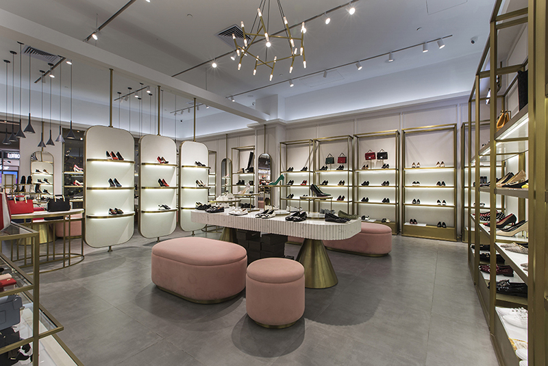 軌道射燈 應(yīng)用于SUSAN MARER鞋店照明案例