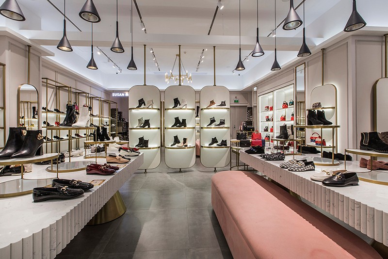 軌道射燈 應(yīng)用于SUSAN MARER鞋店照明案例