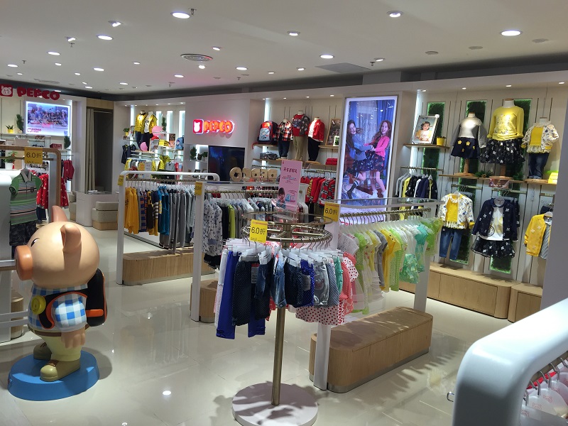 軌道射燈 應(yīng)用于小豬班納童裝店鋪照明案例