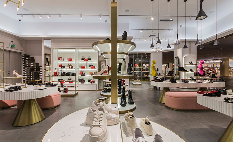 軌道射燈 應(yīng)用于SUSAN MARER鞋店照明案例