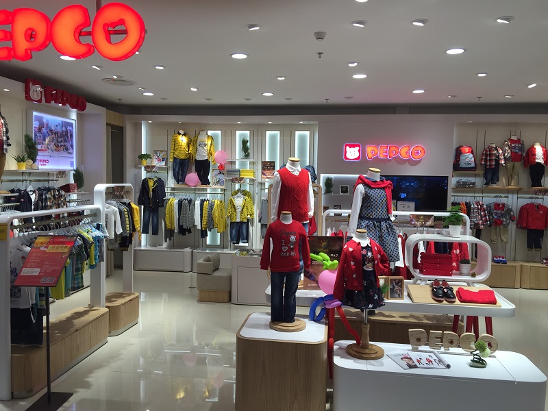 軌道射燈 應(yīng)用于小豬班納童裝店鋪照明案例