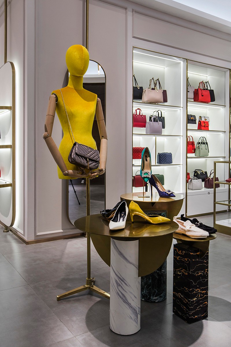 軌道射燈 應(yīng)用于SUSAN MARER鞋店照明案例