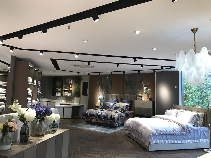 軌道燈哪家好?藝明王照明2019年飛利浦特約合作伙伴