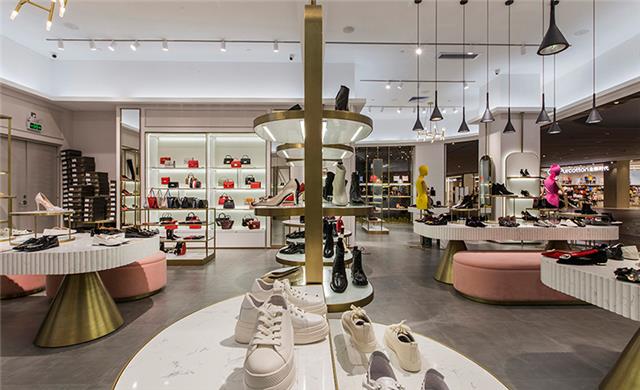 商品+陳列+燈光 讓顧客心甘情愿地買單